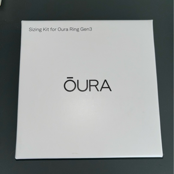 BRAND NEW Oura ring size 9 Gold - Picture 1 of 7